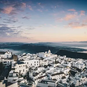 https://la-torre-vejer-de-la-frontera.es-andalucia.com